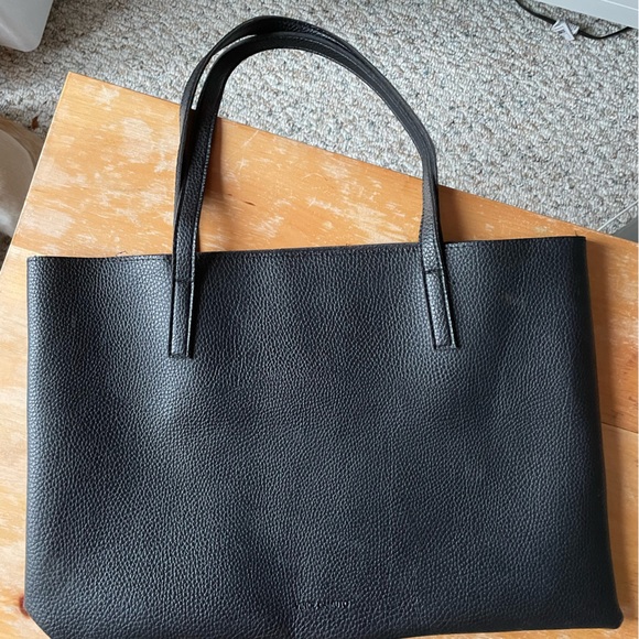VINCE CAMUTO black vegan leather shoulder tote bag - Picture 6 of 6